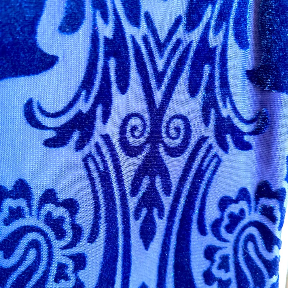 Le Chateau velvet dress - Picture 3 of 9